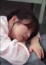 クラス顔面偏差値上位のハーフアップスレンダー降臨!!Tバックを普段履きしている絶対ミニスカが似合うこの女性が「もっと内側を刺激してください」と吐息を高める姿見たくないですか？