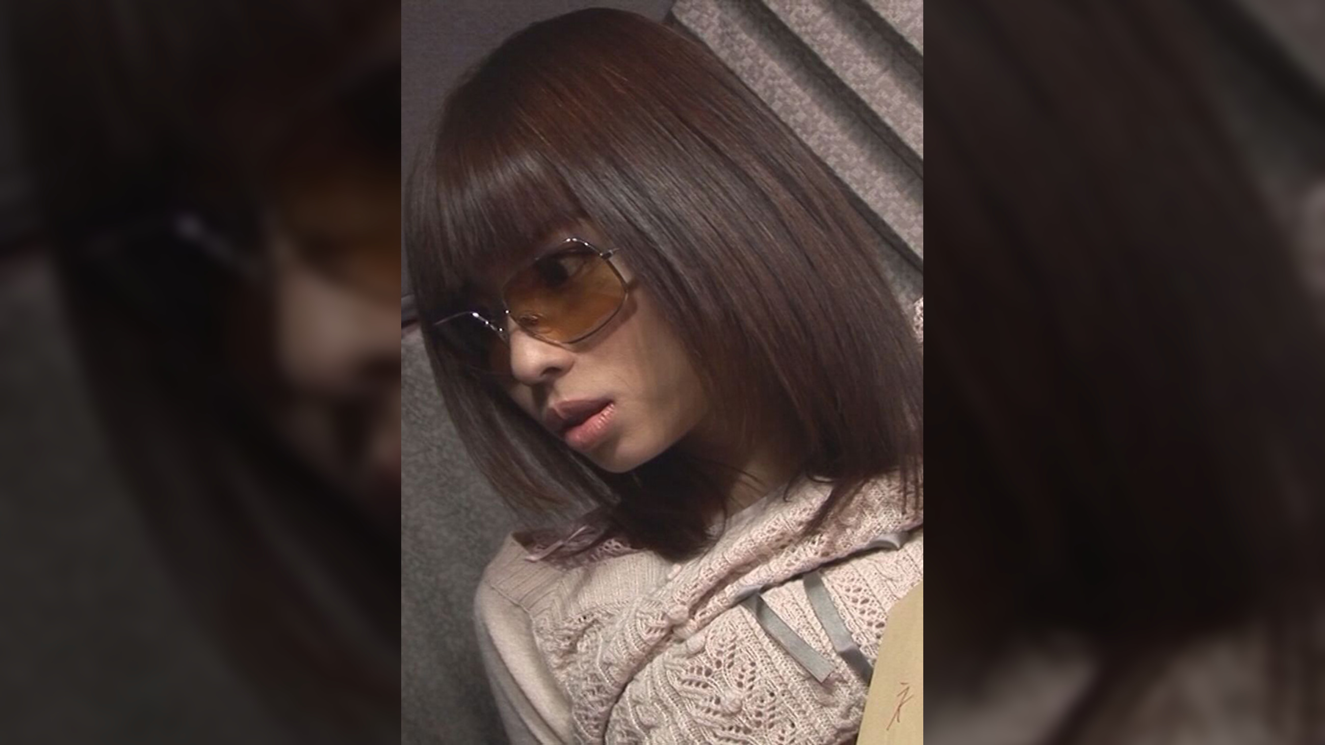 脱げば脱ぐほどエロくなる魔性の人妻！180度開脚で大股開いて男を誘惑！奥底まで肉棒ぶっ挿しハードＳＥＸ！ナマ中出し！