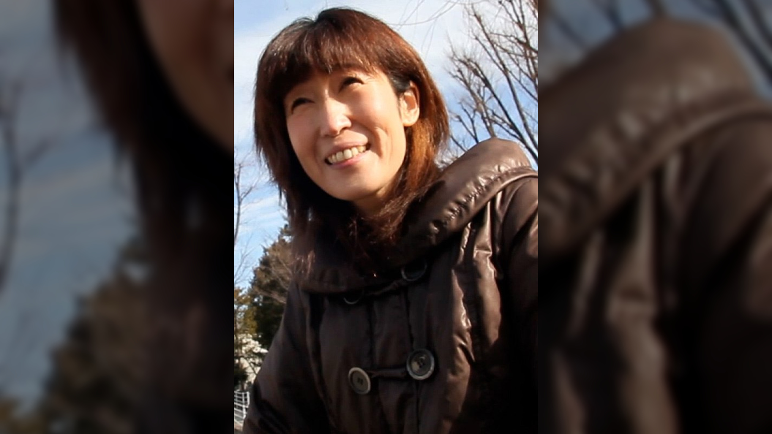 歯磨きをする様に毎日オナニー三昧の好きモノ熟女！あそこに入れば何でもOK⁉地味目な熟女が変態SEXの快楽に狂いイキ！
