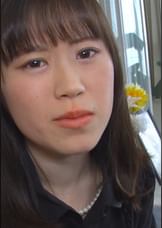 夫の遺影の前で極太肉棒で責められイキまくる欲求不満な未亡人の性！