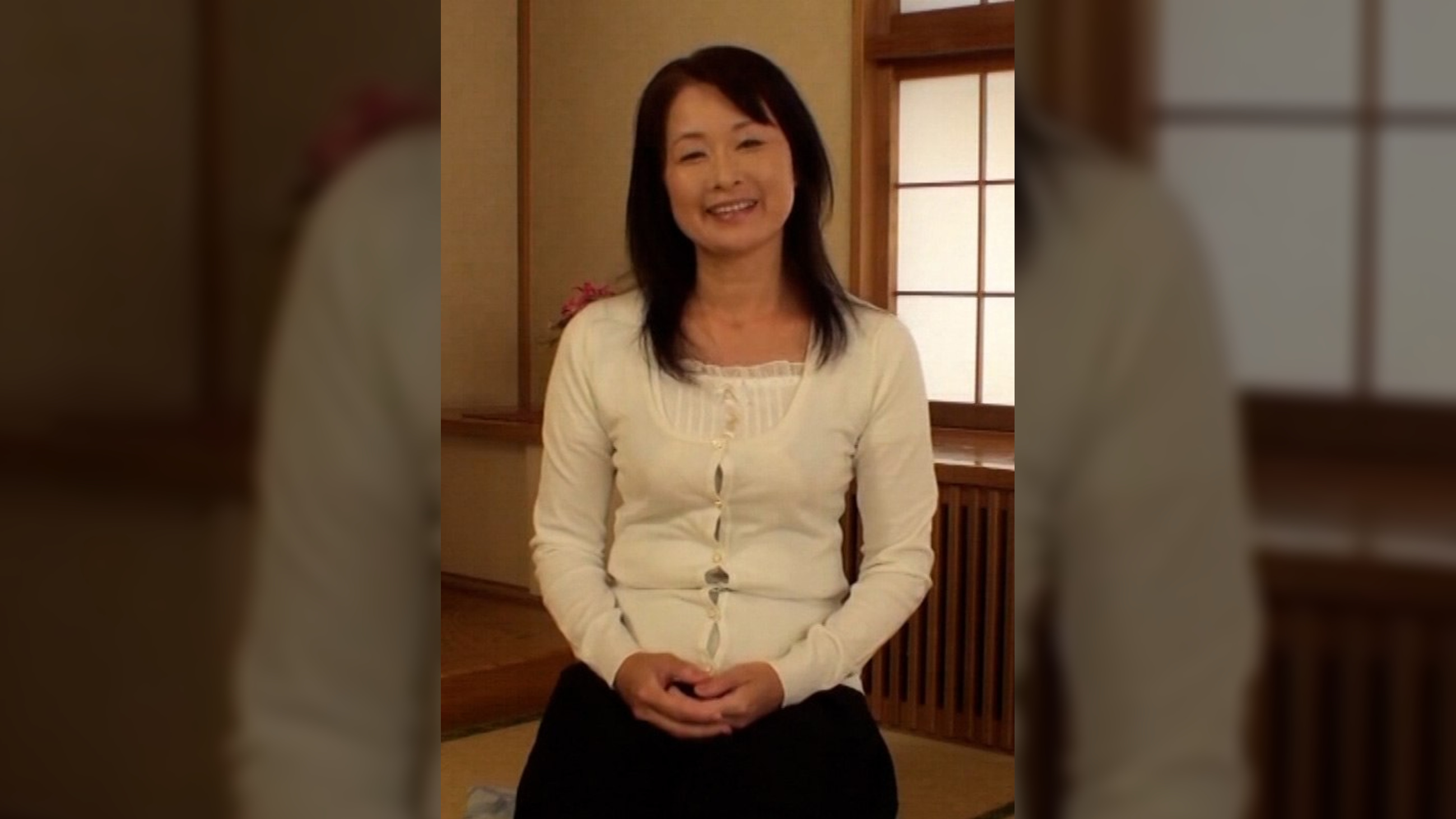 初めて見たAVの興奮と感激が忘れられず自分もこんなに他人を興奮させられるAVに出てみたい！と応募してきた黒髪五十路熟女の初撮り破廉恥SEX！