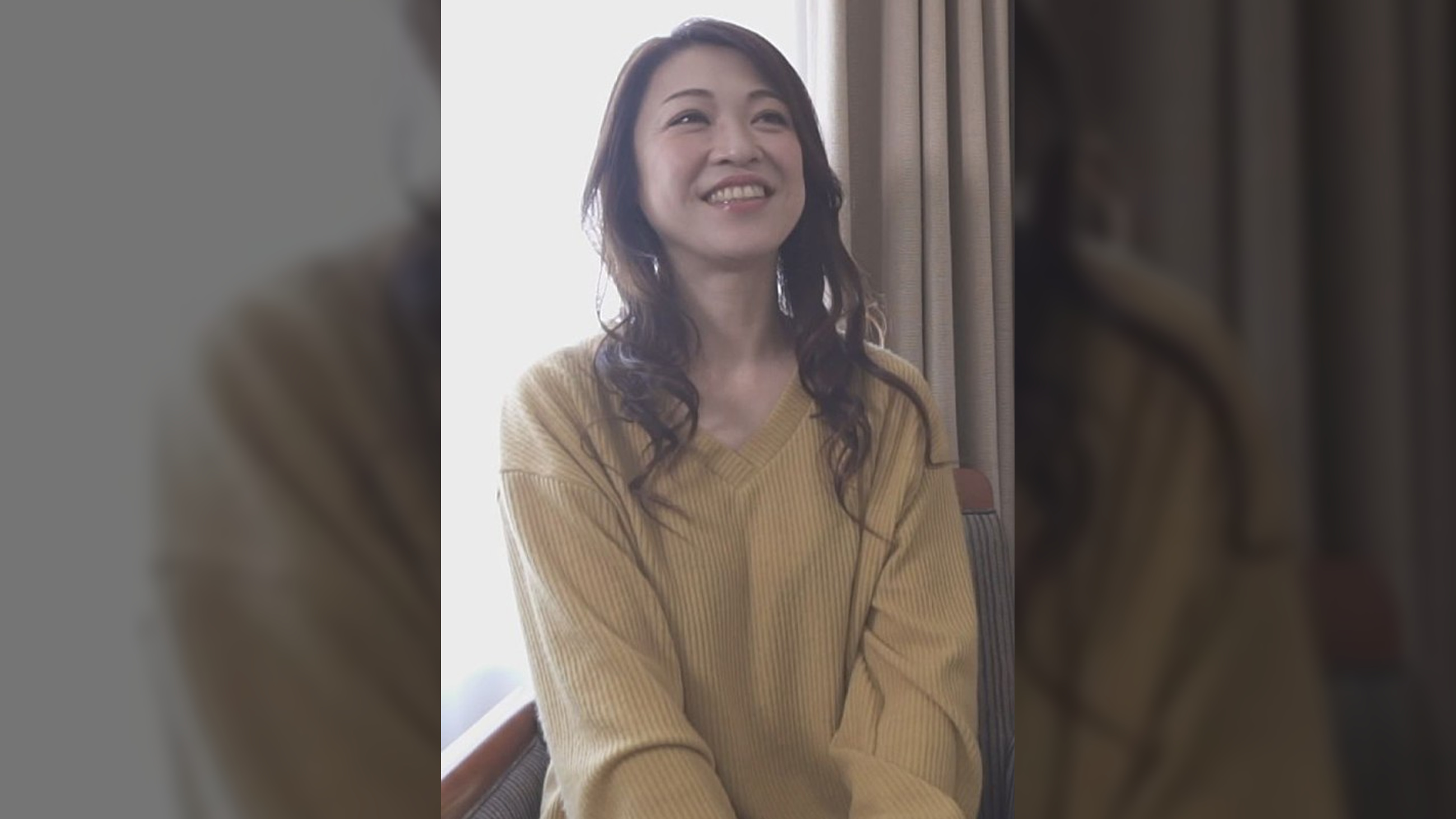 買い物中に声をかけられた色白美人妻、「あぁ、イっちゃうイっちゃう」下から突き上げられて快感絶頂
