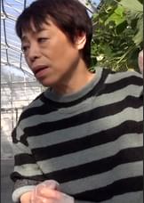 いちご農園を営む農家の熟女！オンナの悦びを求めてAV出演！ビニールハウス内で淫乱全裸SEX！