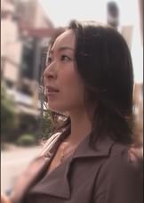 圧倒的セレブな雰囲気を醸し出す黒髪美人の人妻さん！インタビューだけの必勝のフレーズに惑わされ付いていったら中出しセックスを決められてしまう！