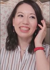 ３ヶ月に１回じゃ満足出来ない！バイブと電マでイキ散らかす欲求不満妻