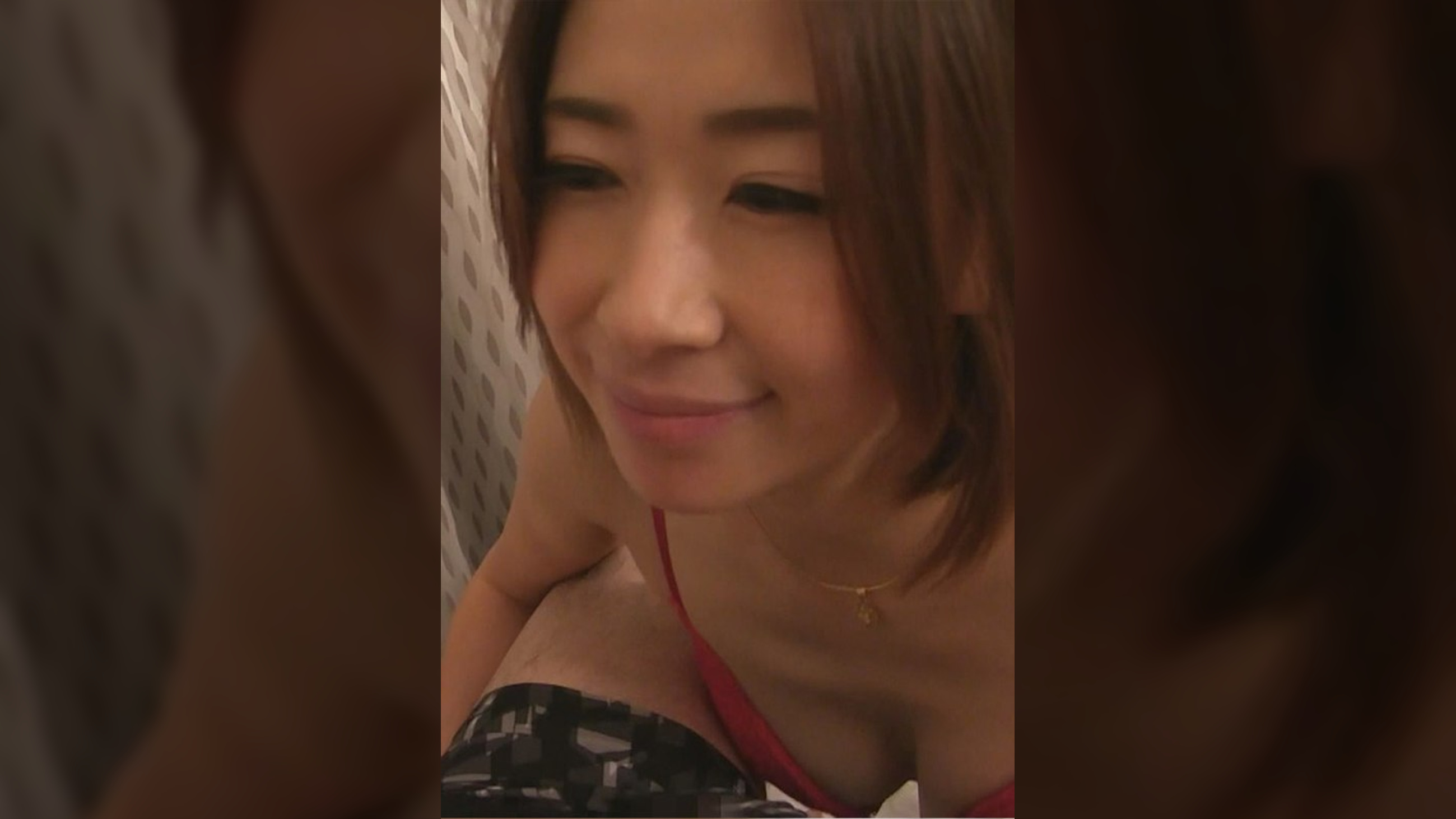 大量潮吹きの敏感奥様は「生が好き!」気持ち良すぎて暴発警報!