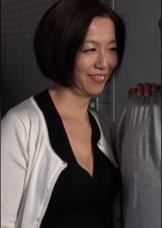 欲求不満のお隣の奥さんが溜まりに溜まった性欲をご近所の肉棒で解消してイキまくる痴熟女SEX！