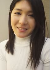 １年ぶりの男のモノを「嬉しい！」と頬張る欲求不満奥様の潮吹きSEX！