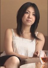 なんてエロイ人妻だ！ローター・電マ・バイブと玩具を出す度ニコニコに？！全部試してヌレヌレなアソコに特大棒を突っ込んで激しいピストンでイキまくり！
