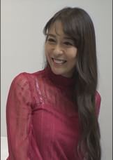 恥ずかしいけど気持ちいい！スレンダー巨乳奥様の艶かしい日焼けあと！