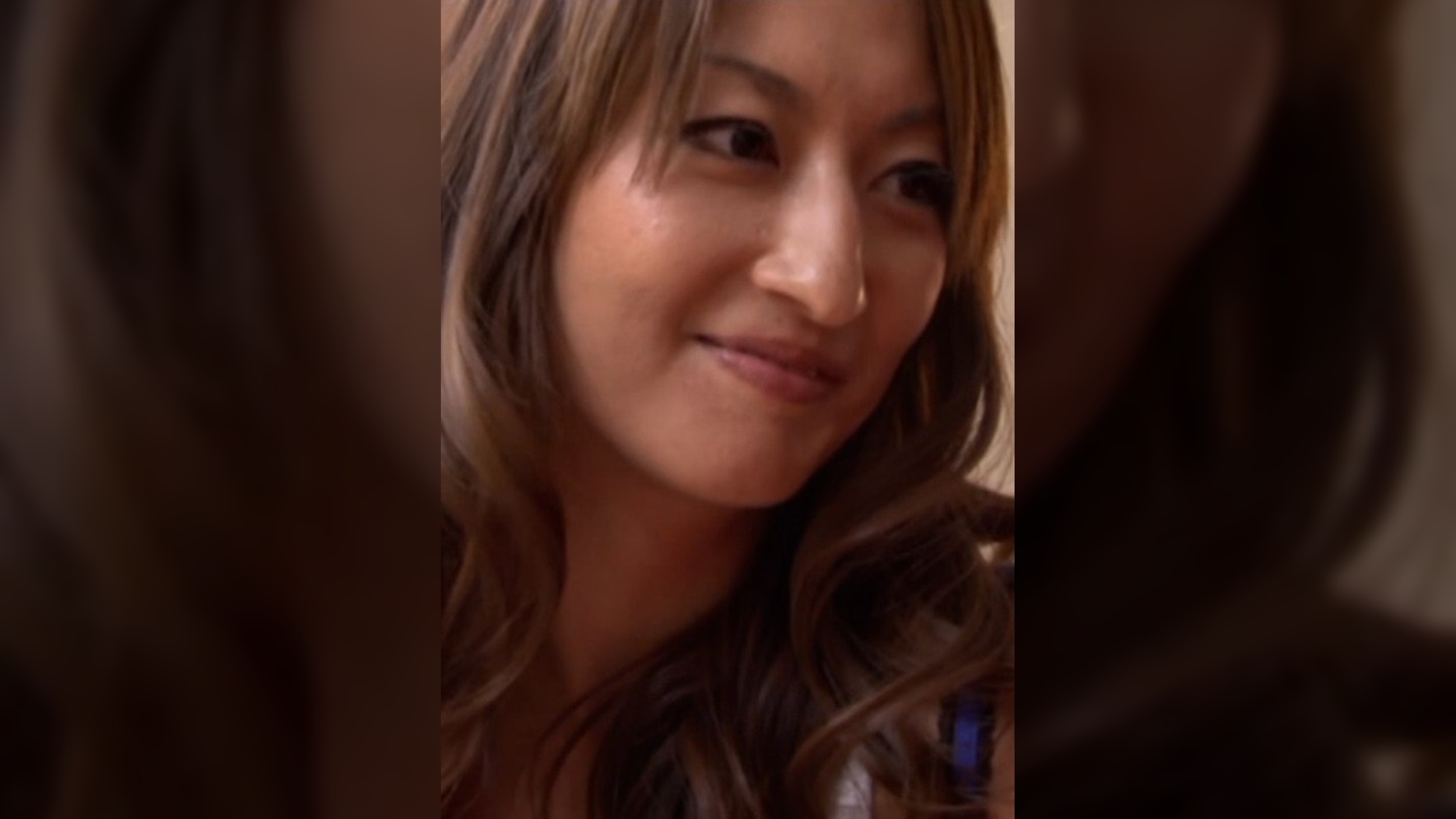 SEX好きでしょ!黒人男性のデカマラを膣奥まで突っ込まれ狂ったようにイキまくる褐色の三十路セクシー美熟女!