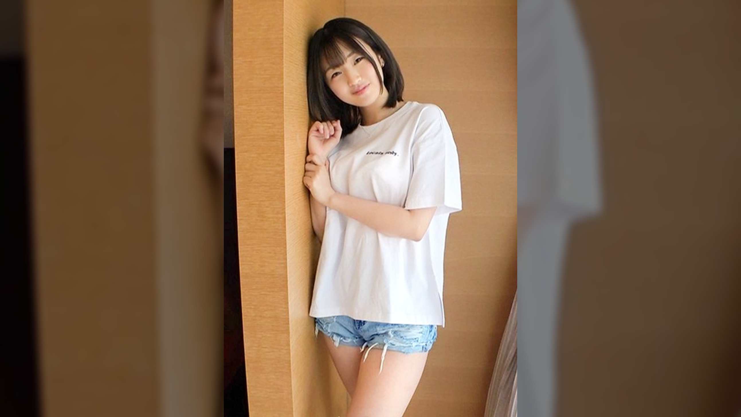 【初撮り】【色白柔肌の現役JD】【蕩け顔に変わり..】『チュウめっちゃ好きなんです..』少年のような印象が強かった彼女だが、巨根ピストンで気持ちいいところを刺激されると.. 応募素人、初AV撮影 209