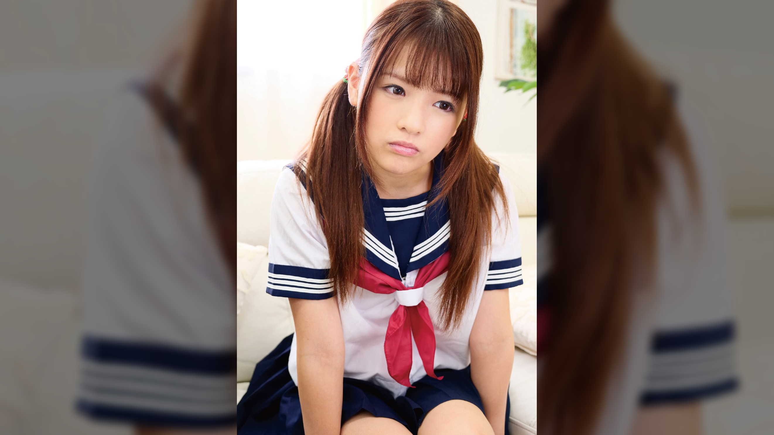 ●ている女●●生の妹にイタズラしていたら逆に生ハメを求められて、もう発射しそうなのにカニばさみでロックされて逃げられずそのまま中出し！