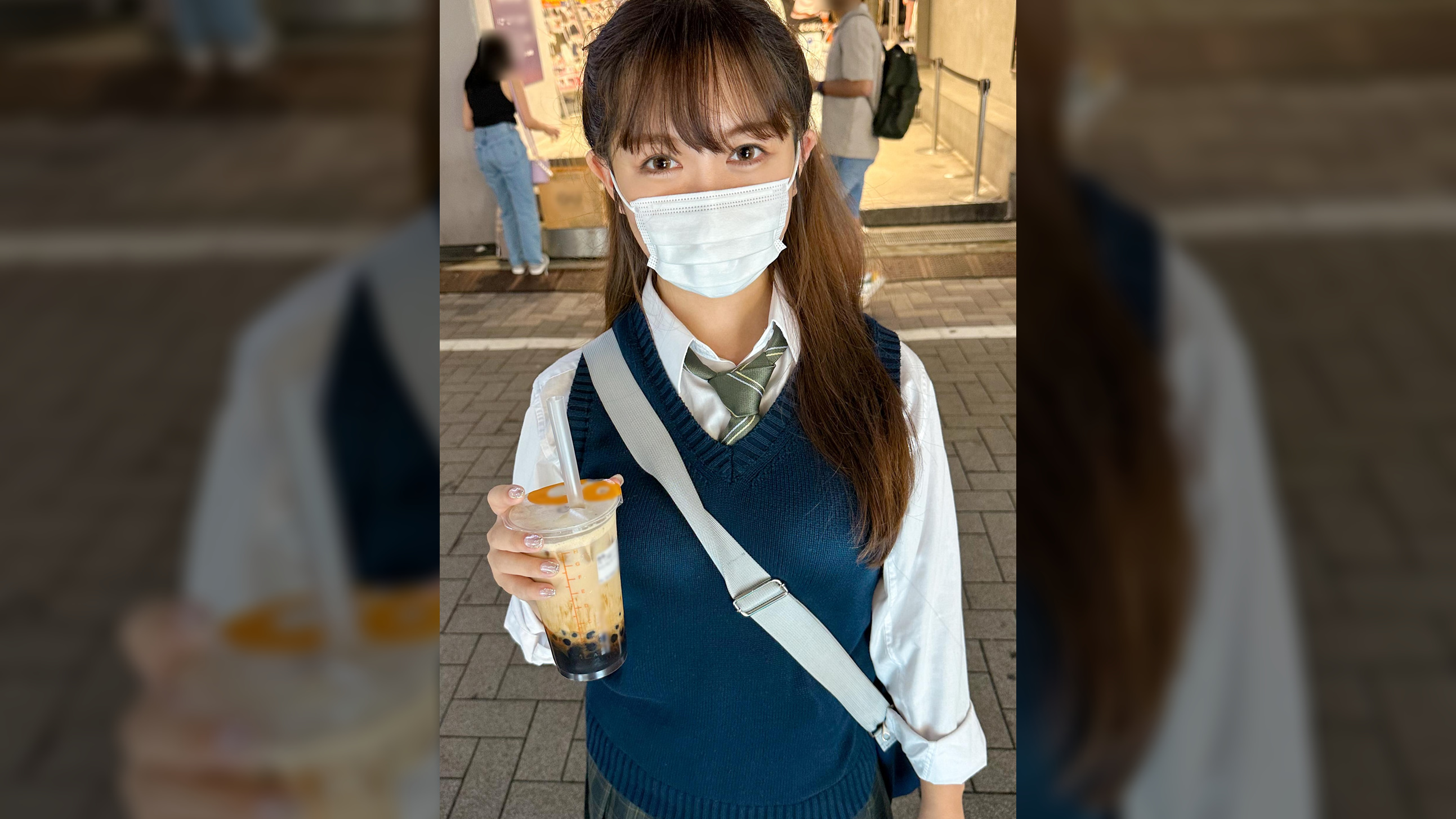 恵まれた体格を持つ陸上特待生の褐色女子に人生初めての中出し。