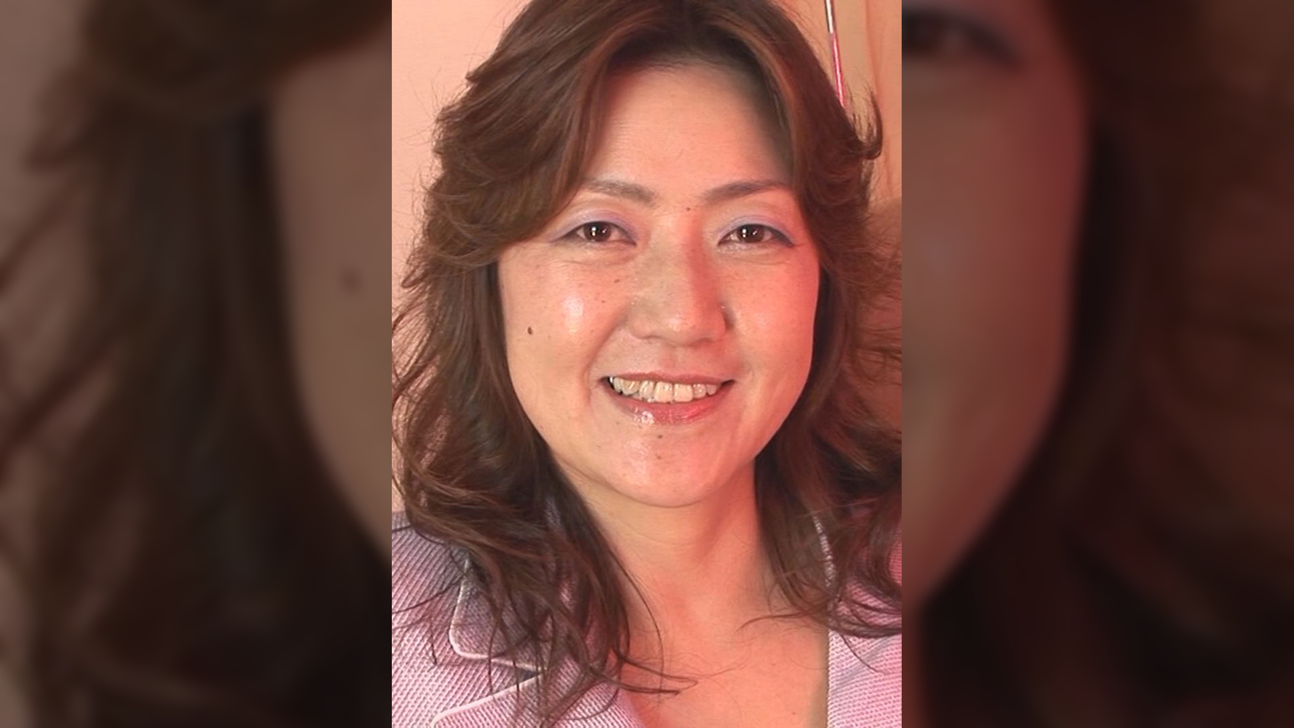 セフレも多数！アソコが乾く暇もないほどセックスをこなす！現役バリバリ五十路熟女さんとハードＳＥＸ！生中出し！
