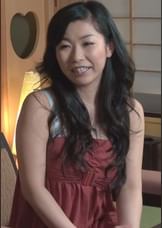 42歳スレンダー巨乳妻は娘さんの前で電マで刺激され身体に熱い火が灯る！