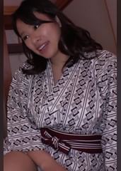 旦那の横で爆乳奥さんをマッサージ→ハメ倒す!