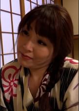 五十路の超乳熟母としっぽり温泉旅行！浴衣から零れる乳房に思わずぶっかけSEX！