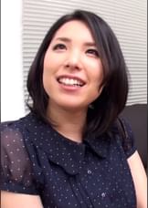 街行く清楚な雰囲気の美人奥様をナンパ！夫婦生活のちょっとエッチな質問とAV鑑賞させたら…。むっつり奥様と乱交SEX！