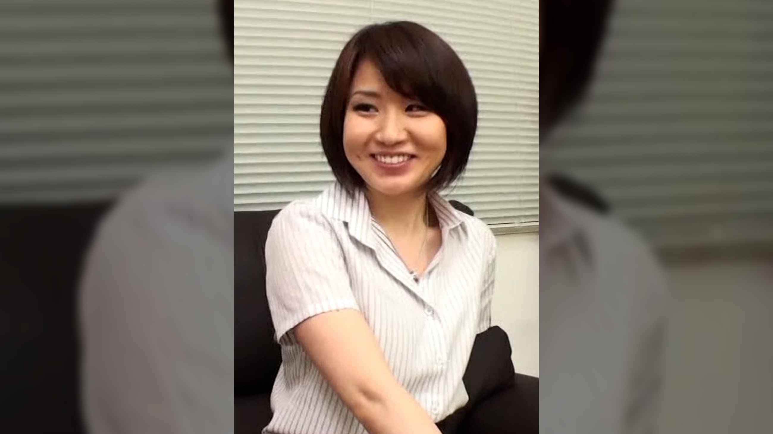 清楚な雰囲気のショートヘアーの美人奥様を商品開発のモニターとナンパして過激なAVを見てもらったら…。むっつり奥様と３P乱交中出しSEX！