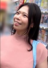 「引っ越して来たばかりでこの辺案内してもらえますか?」小さな商店街で買い物途中の奥様をナンパ!普通の奥様ほど刺激を求めて大胆FUCK!