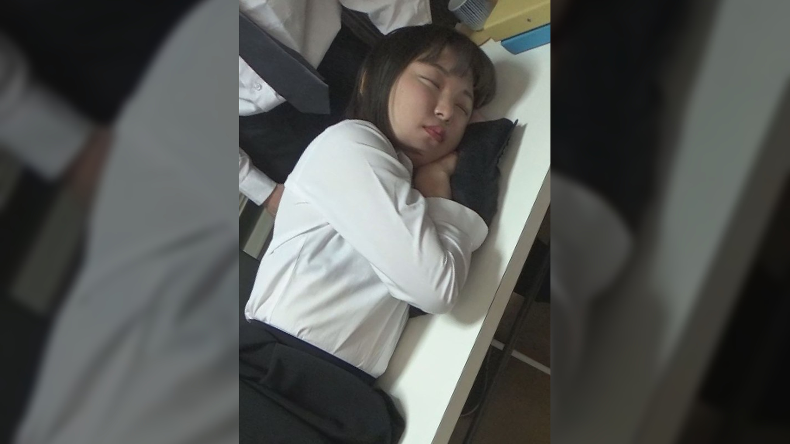 就職面接の罠！意識を失い身体を蹂躙されるリクルートスーツの可愛い女性！