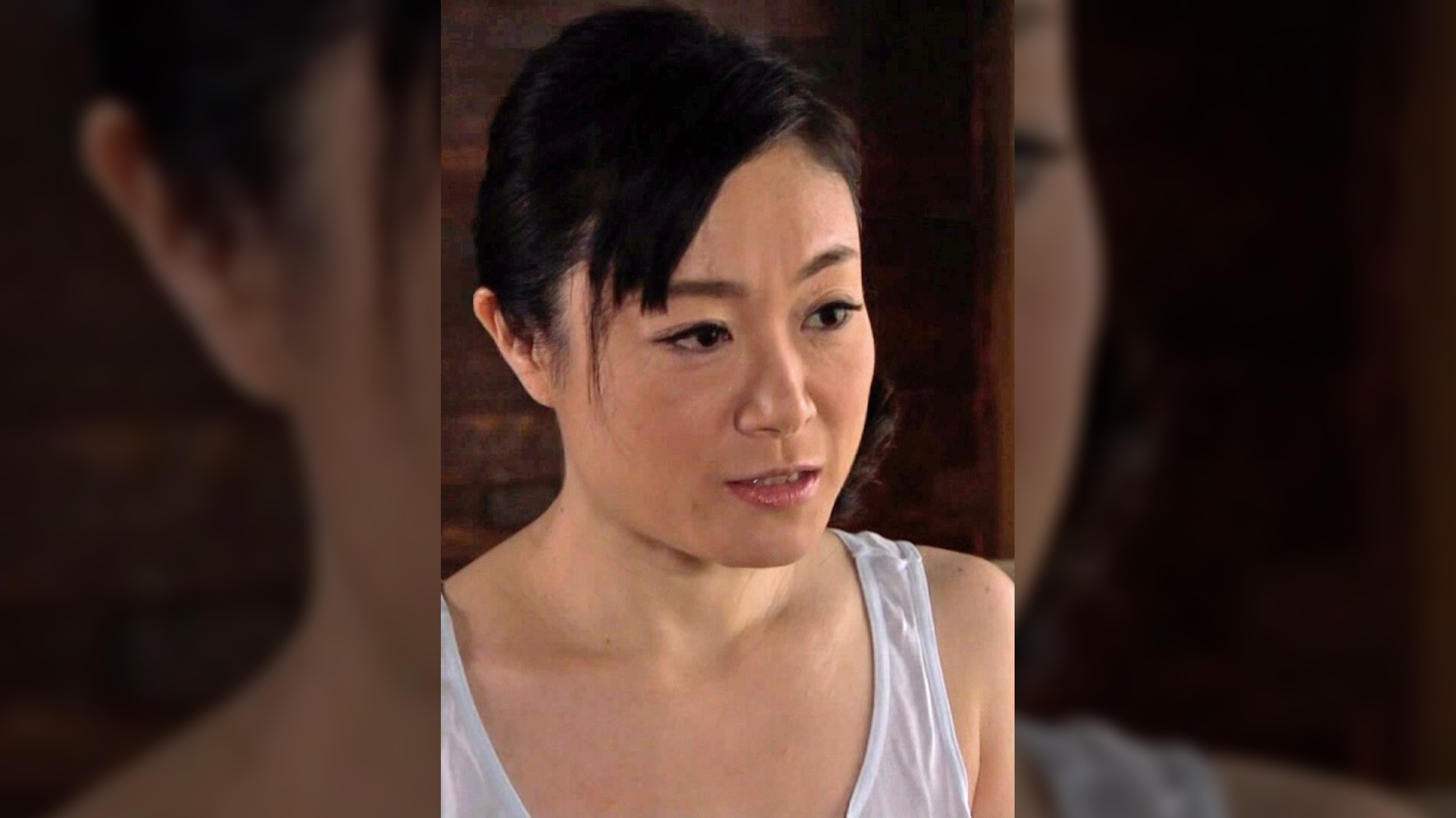 妻の出産を控え実家に戻った僕達。久々に会った母の無防備にチラ見せする乳首がエロ過ぎて…！
