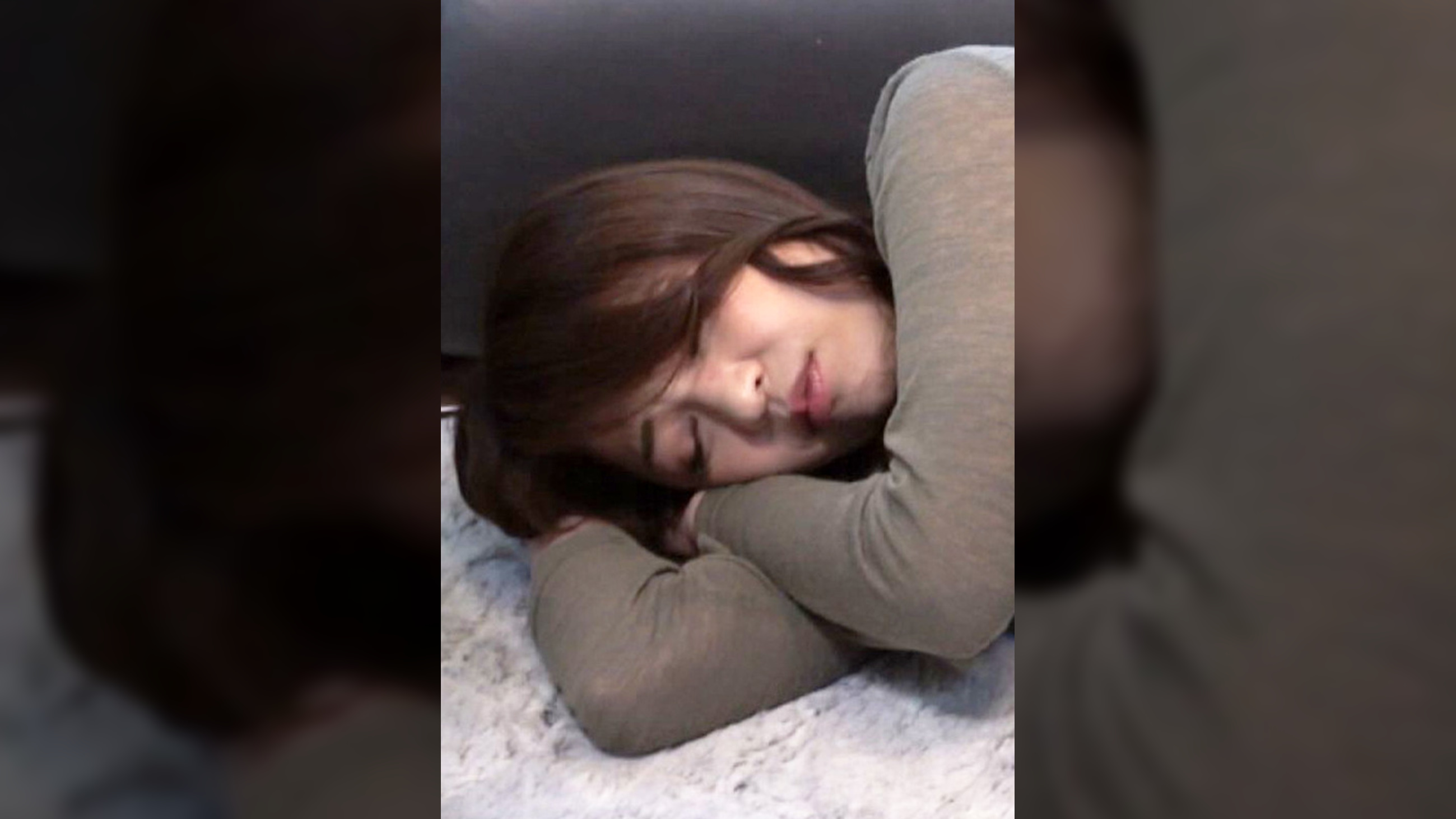 炬燵の中で悪戯三昧！熟女の熟れたアソコは感度抜群！ハメ心地最高！中にたっぷり出しちゃいました！