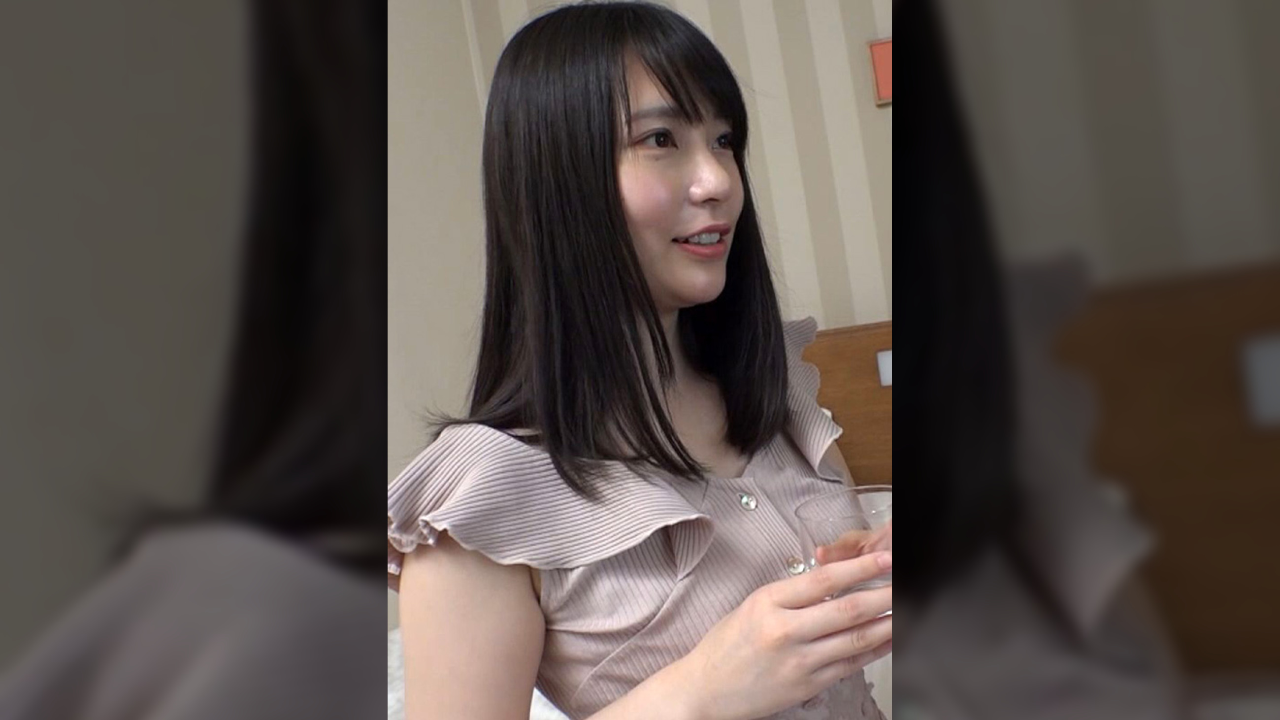 【色白の美肌奥様】岩手のガチ清楚奥様を街角でゲット。趣味の話で盛り上がると自然の流れでNTRハメへと…。「こんな事してて良いのかしら？」と不安げなパイパン奥様！
