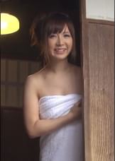 温泉ナンパ!一人旅のギャル系奥様と露天湯けむりSEX!