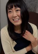 街行く清楚な雰囲気の熟女をナンパして自宅に誘う！刺激に飢えてる奥様と嵌め撮り快楽セックス！