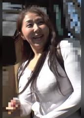 むっちり豊満爆乳の熟女さんがおもちゃにチ〇ポに感じまくる!!