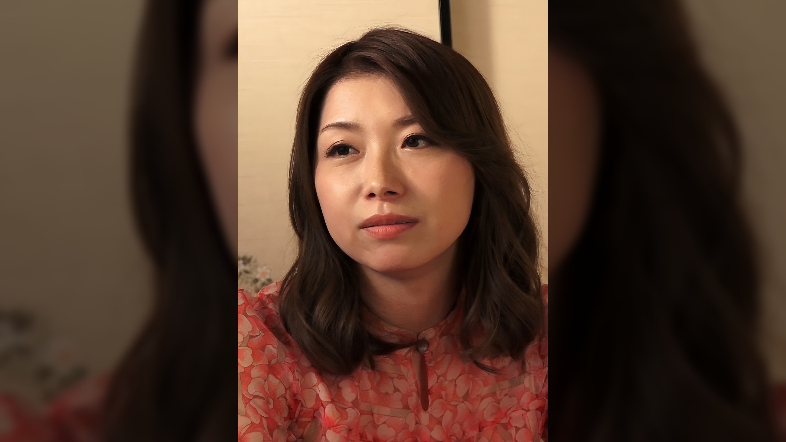 色気バツグンのスレンダー美乳女