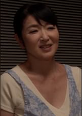 お母さんが欲求不満で台所でオナニー⁉悶々とする愛息を優しく癒す熟母と禁断の中出しセックス!