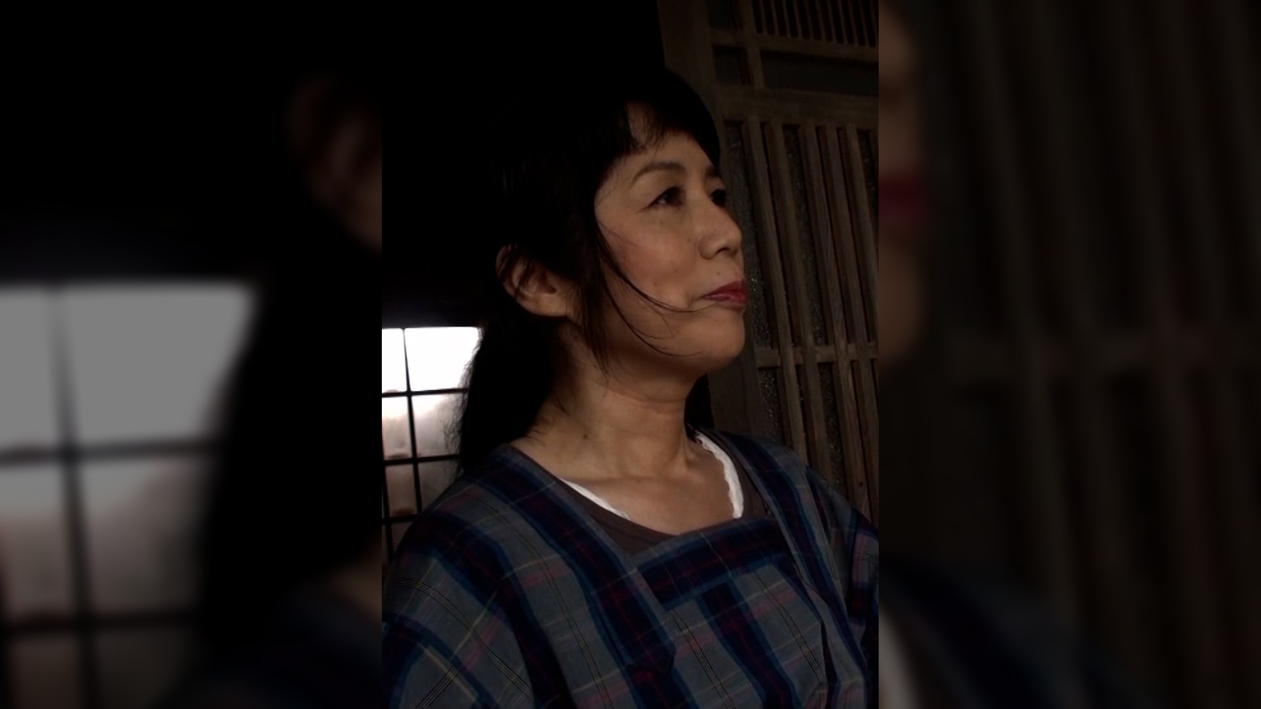 ポツンと離れた大きなお家で独り身の熟女が欲求不満に耐え兼ねAVに応募！一見真面目な地方のおばさんの痴態交尾！