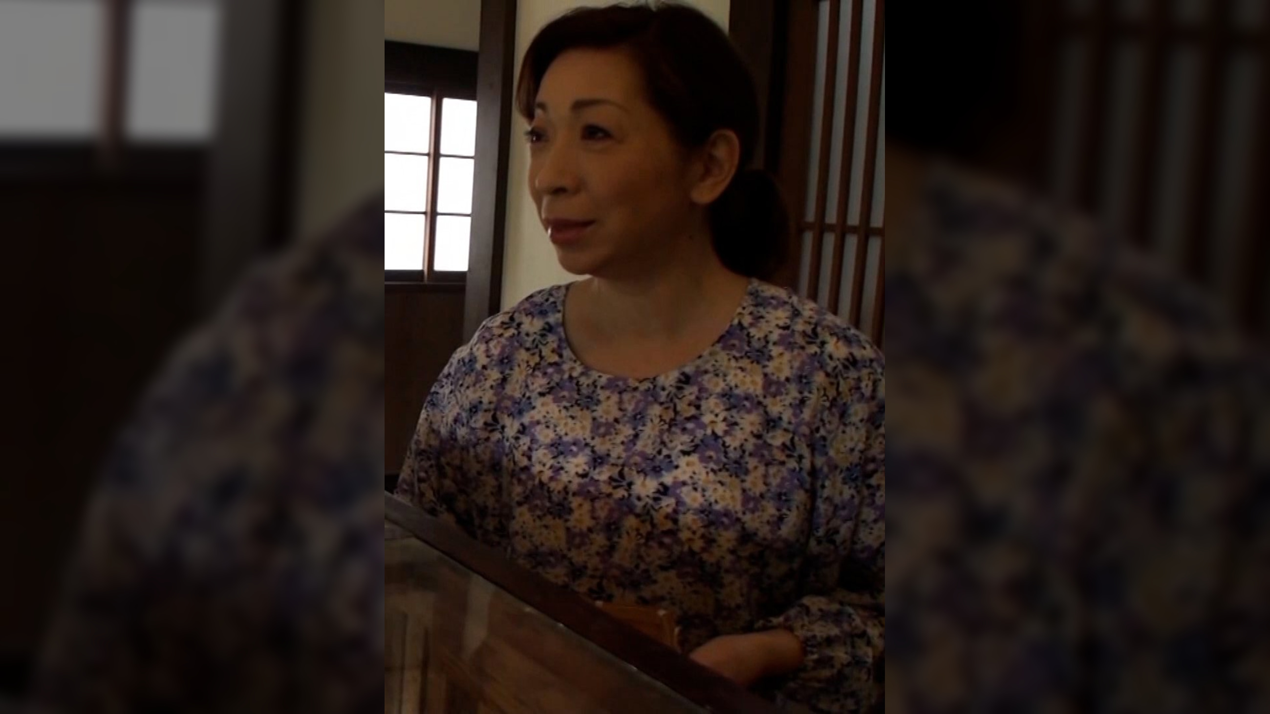 乾物屋を営むお淑やかな未亡人熟女さんも悶々とした欲求不満を募らせＡＶに応募！女の悦びを求めて素人初撮り中出しセックス！