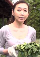 田舎暮らしで欲求不満を抱えながら悶々としている 清楚系のスレンダー美熟女さんのエロ過ぎ初撮り中出しセックス！