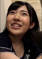 清純な可愛い顔したミニマム黒髪ちいパイ娘とヤリ部屋乱交大量潮吹きセックス!