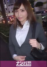 マジ軟派、初撮。 1376 インタビューの為に撮影に応じてくれた癒し系OL 恋愛のアドバイスと称してキスを迫れば戸惑いながらも男優のテクに顔をとろけさせ、そのまま流されてオナニー→セックス 経験したことのない激しいピストンに背を仰け反らせてイき乱れる！