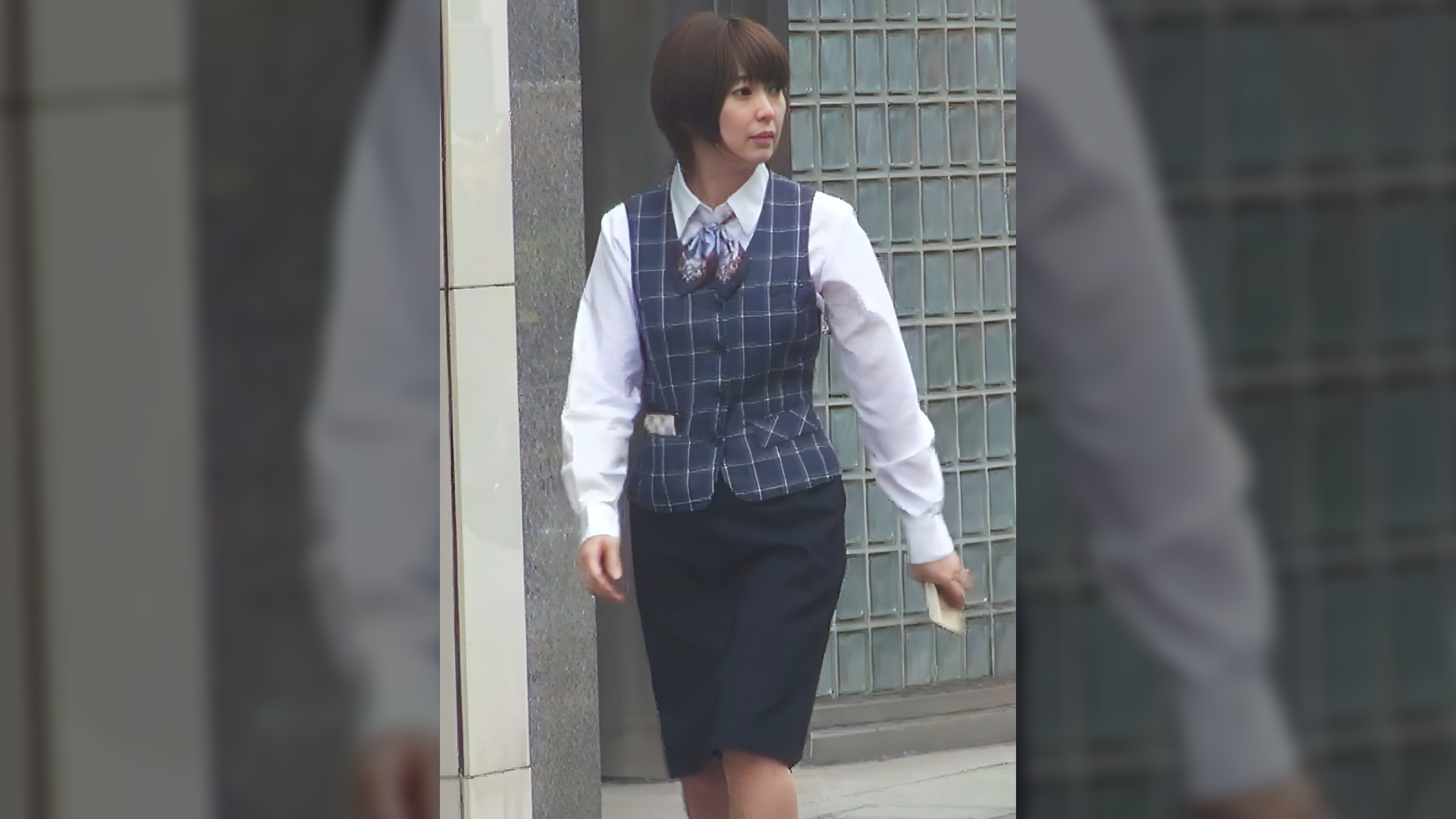 アポ無し突撃！職場前で車内ゲリラSEX かおるさん34才