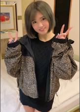 つるぺたで低身長なのに挿れてほしくて濡れ濡れエロ女