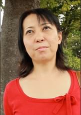 旦那さんとは5年以上レス状態。エッチと家族は別物と性欲発散のAV出演を選んだ素人熟女の初脱ぎ痴態中出しセックス！