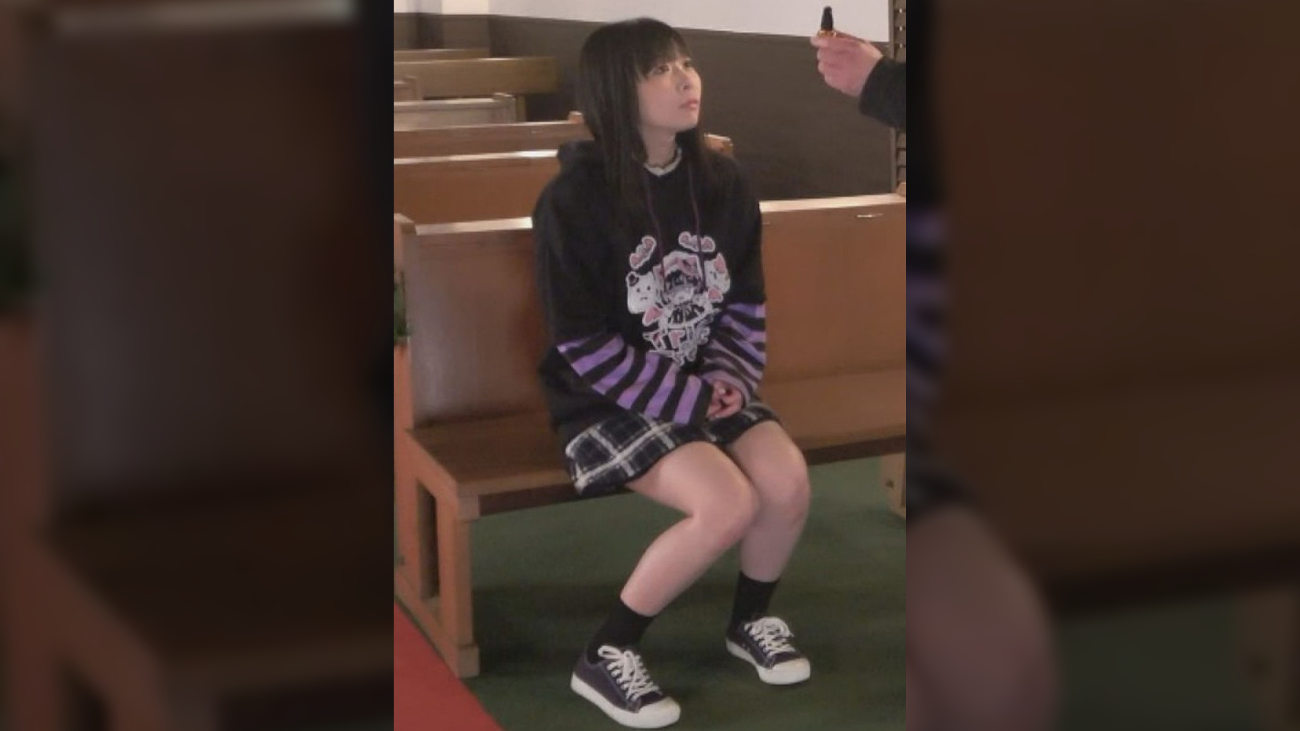 懺悔する色白女性を救う性職者!ユートピアにいざなう性なる棒で昇天!