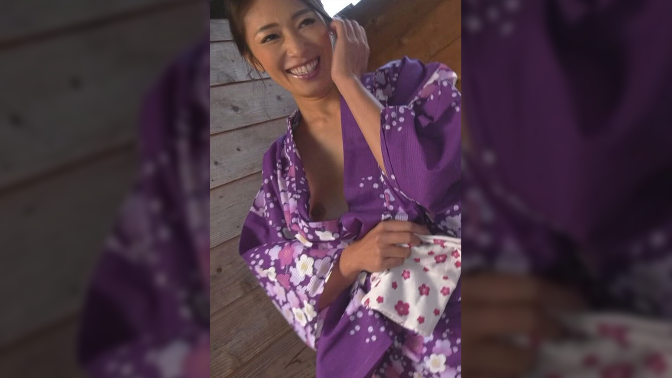 汗と愛液が飛び散る露天SEX!快楽に浸る巨乳美熟女が何度もナカイキ