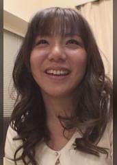 浮気も満更ではないご様子の人妻。気持ちよすぎて気づけば生ハメ中出し！