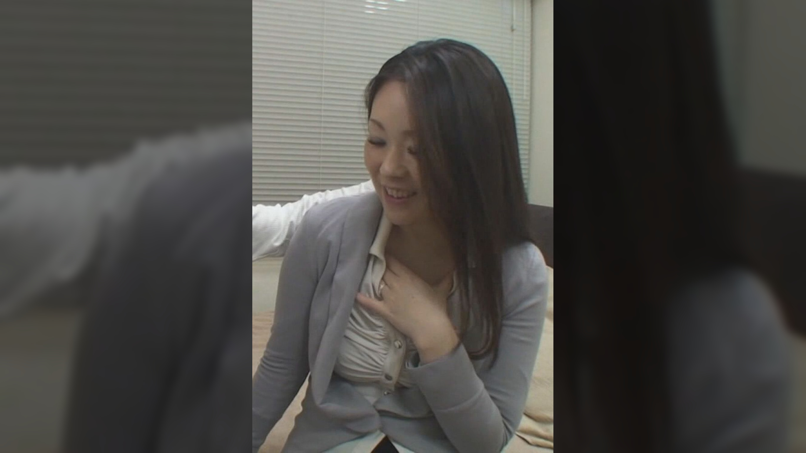 綺麗なおっぱいの欲求不満妻！丁寧なピストンにアクメ一直線！