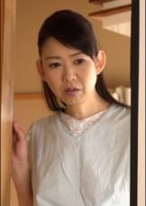 欲求不満のお母さんの脇から見える乳首がエロ過ぎて…発情する禁断の肉欲セックス!