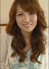 まさに美魔女!圧倒的な透明感!普段からスキンケアを欠かさない四十路妻と中出しSEX!