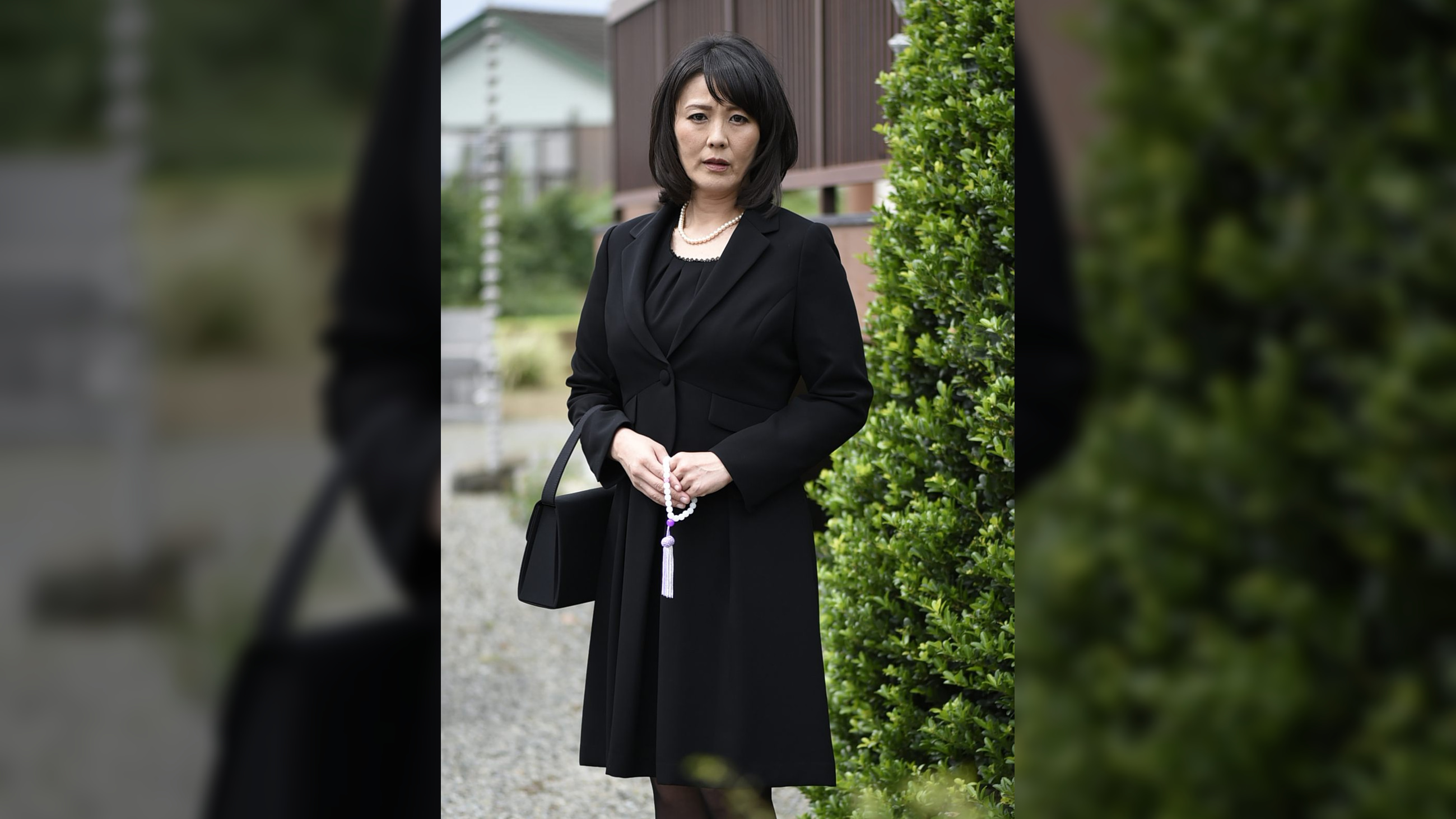 五十路の美乳未亡人